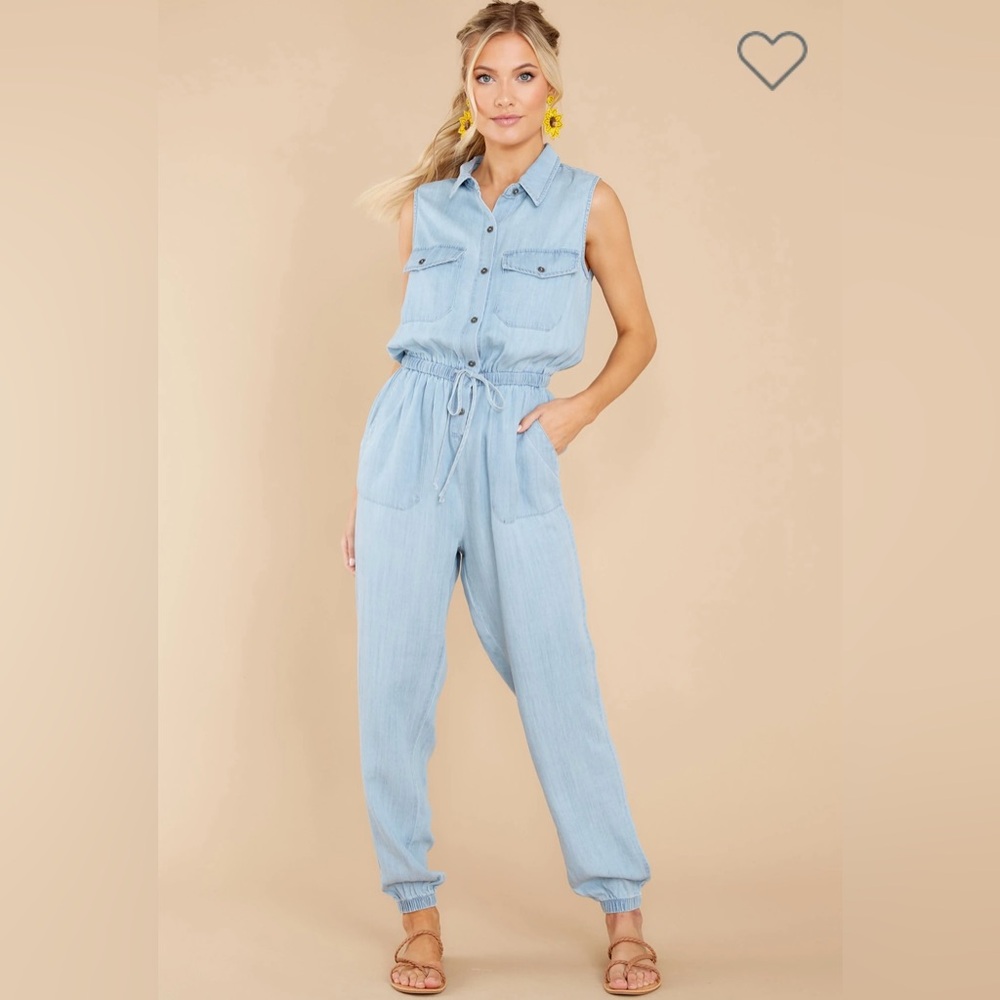 NWT Super Cute & Convertible Chambray/Denim Jumpsuit from Red Dress Boutique 🩵